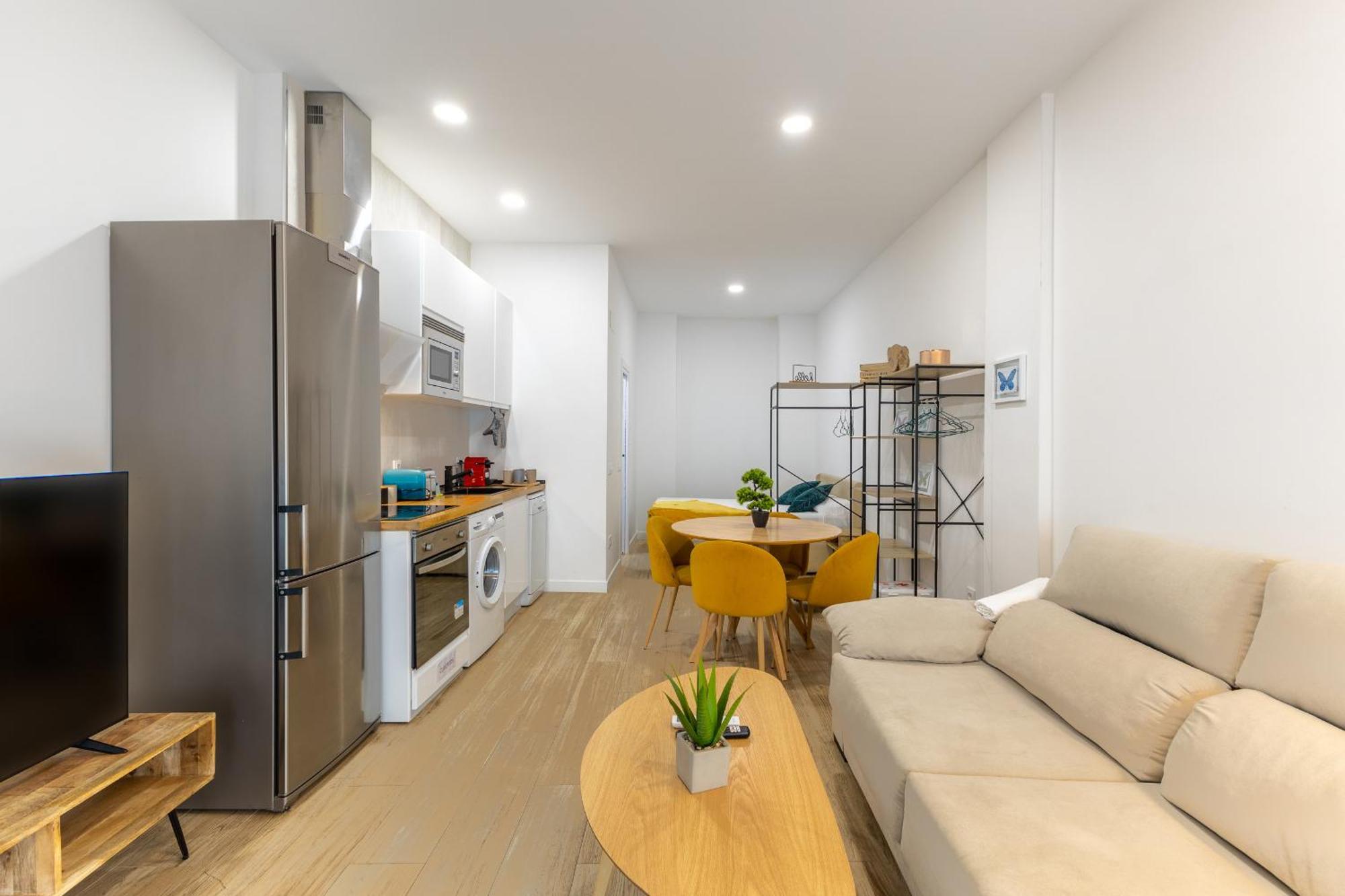 Atocha Apartment Madrid Exterior photo